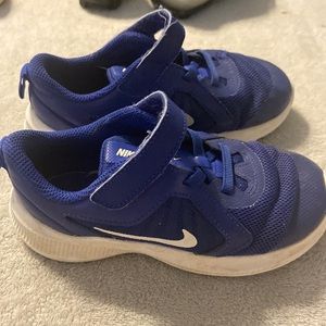 Toddler boys Nike tennis shoes